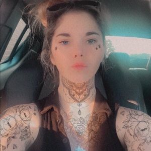 Meet your Posher, Mercedes